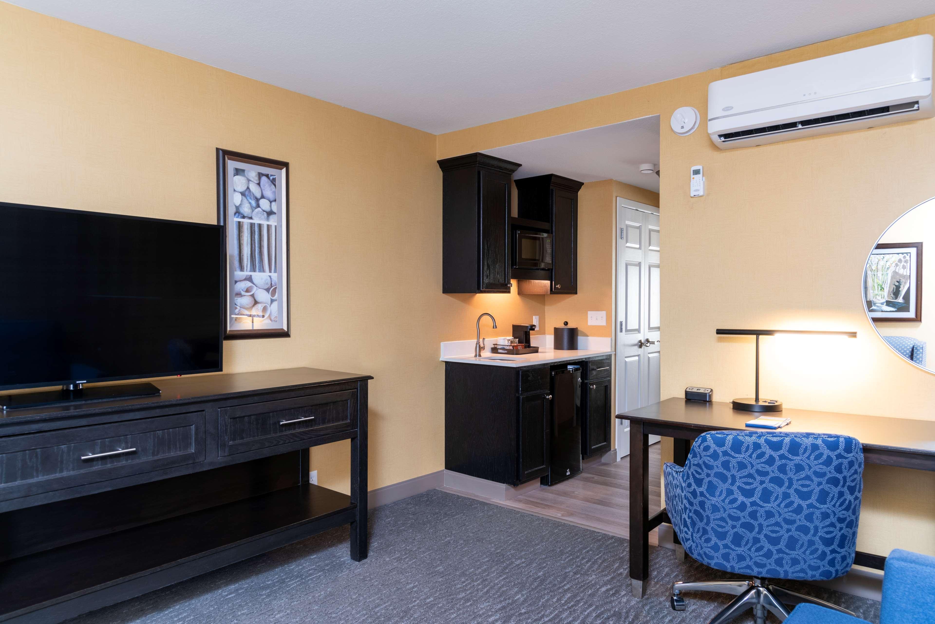 Hampton Inn Холланд Экстерьер фото