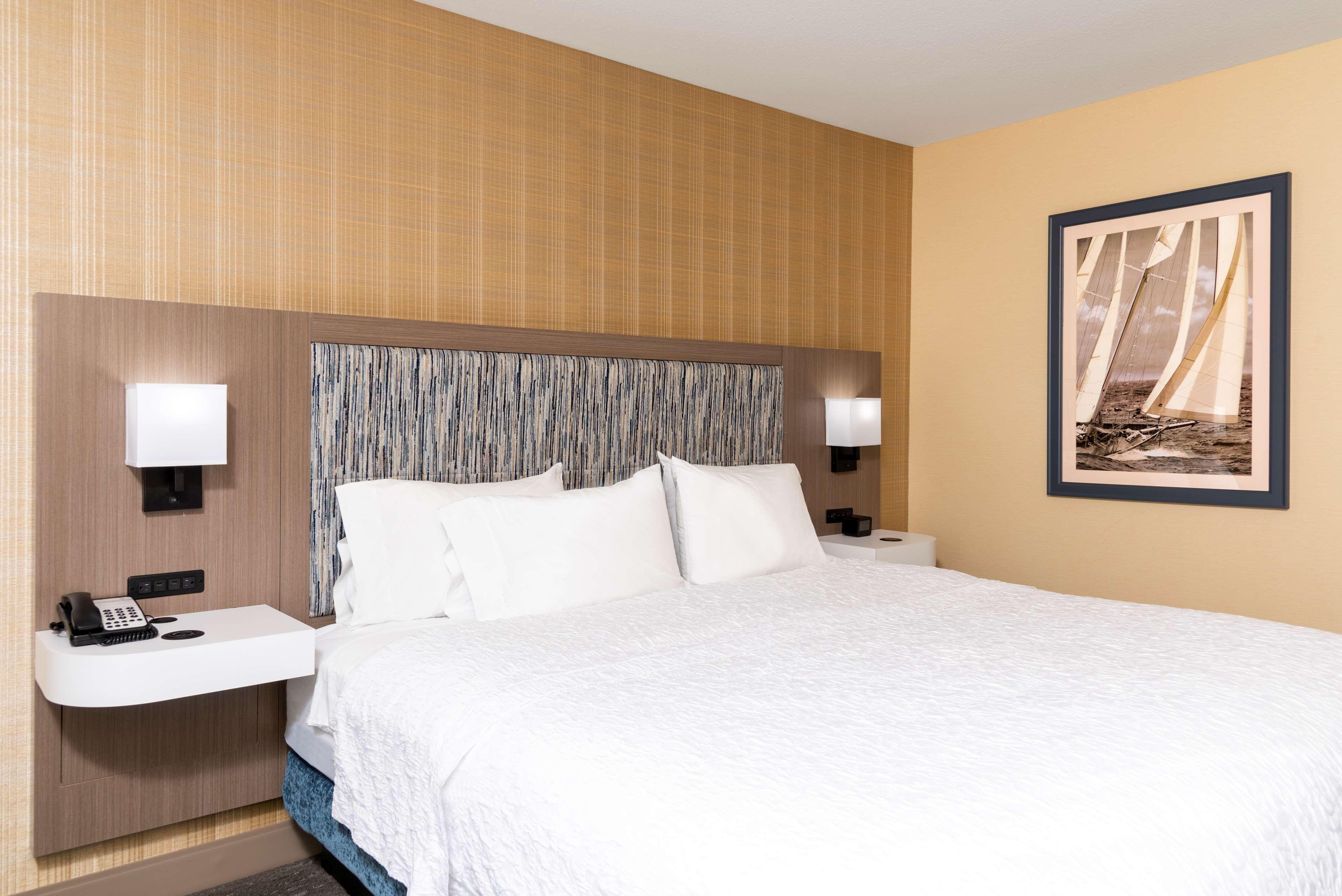 Hampton Inn Холланд Экстерьер фото