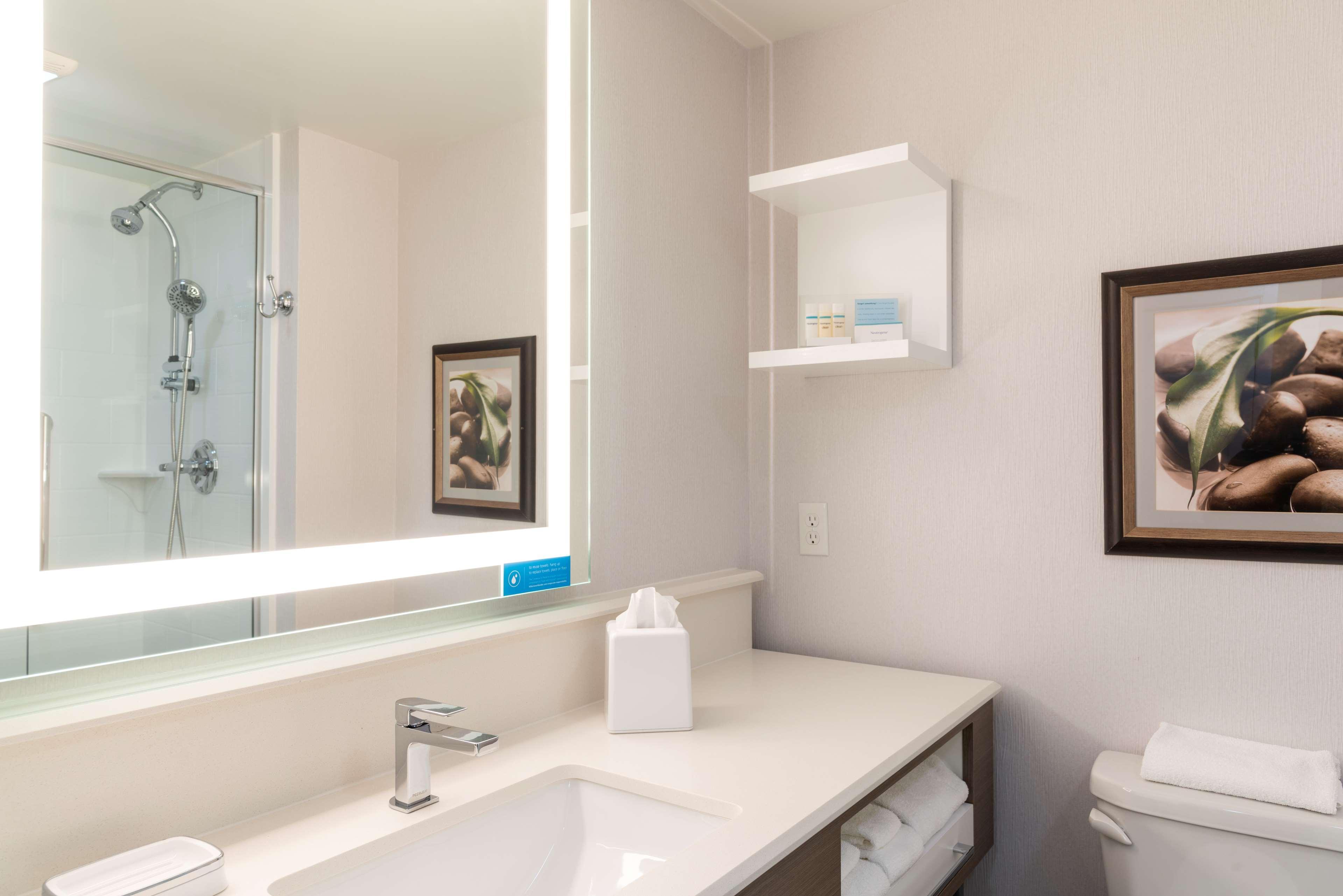 Hampton Inn Холланд Экстерьер фото
