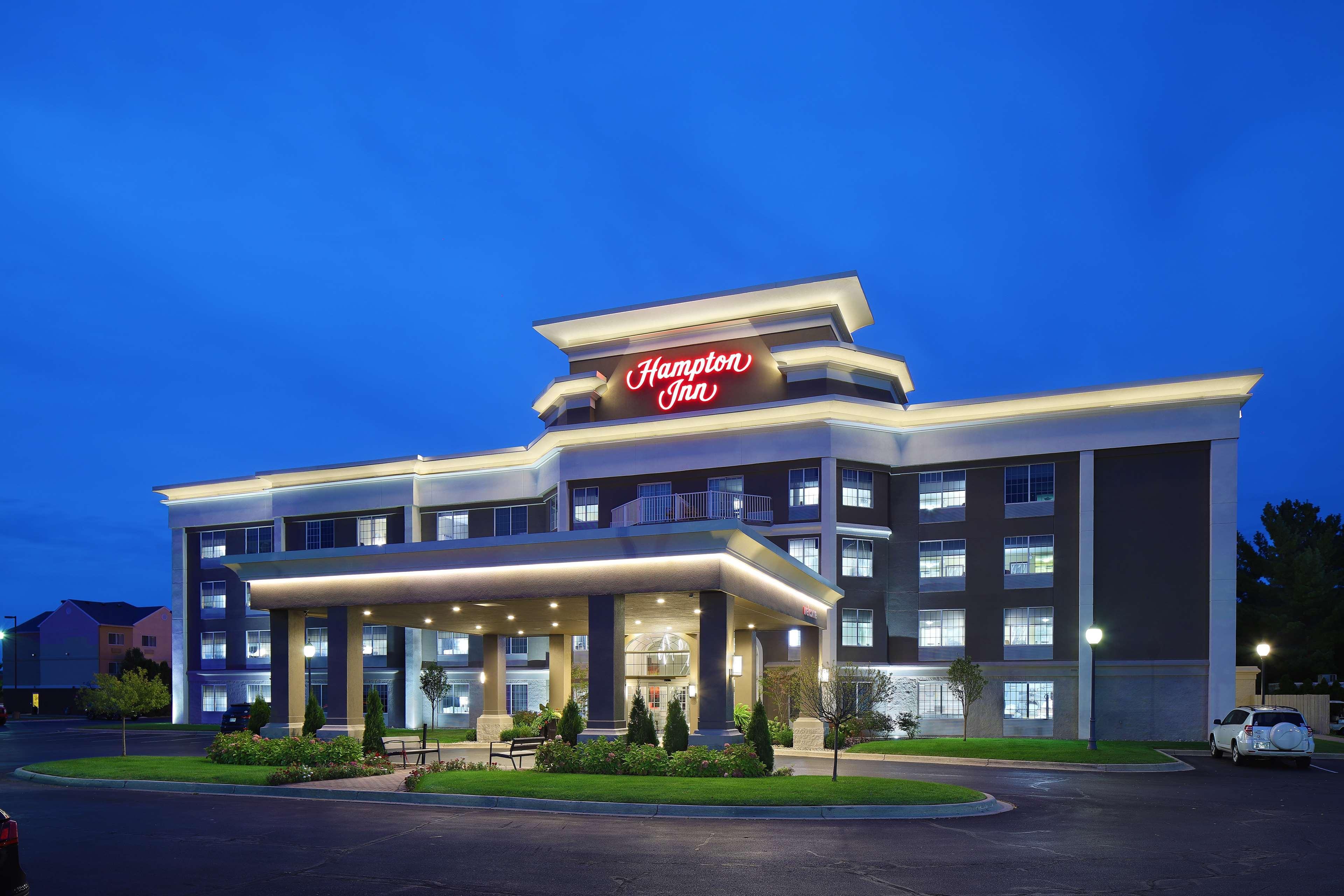 Hampton Inn Холланд Экстерьер фото
