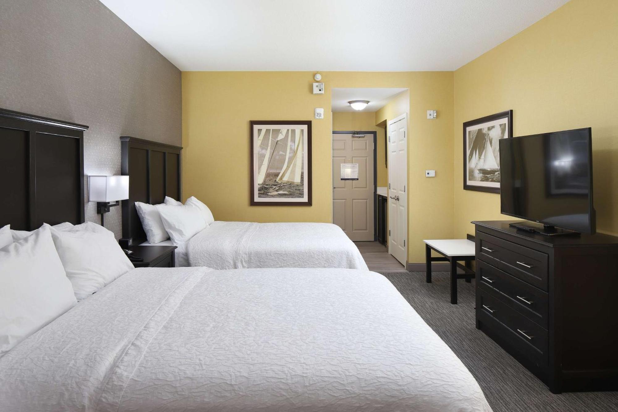 Hampton Inn Холланд Экстерьер фото