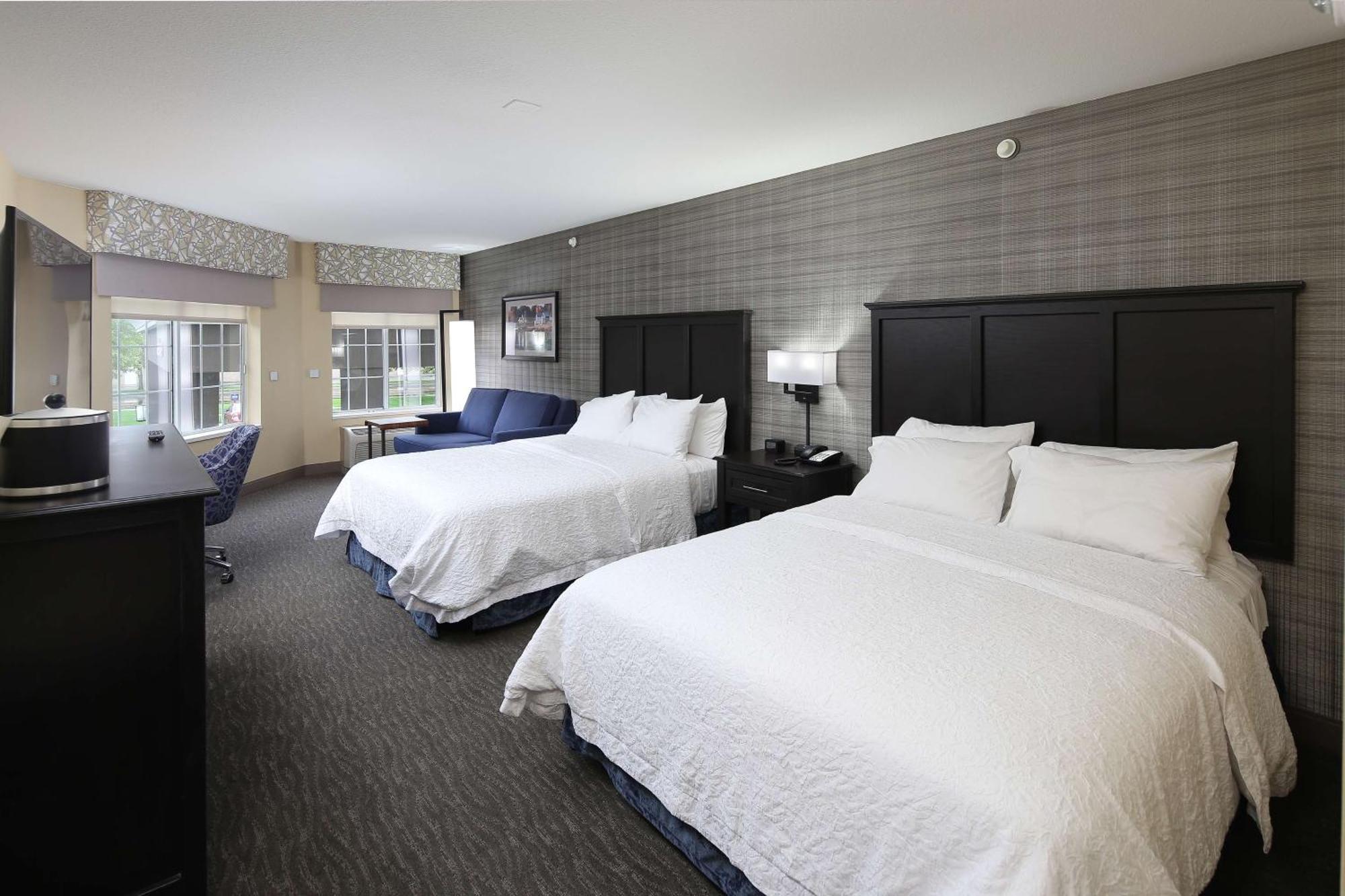 Hampton Inn Холланд Экстерьер фото