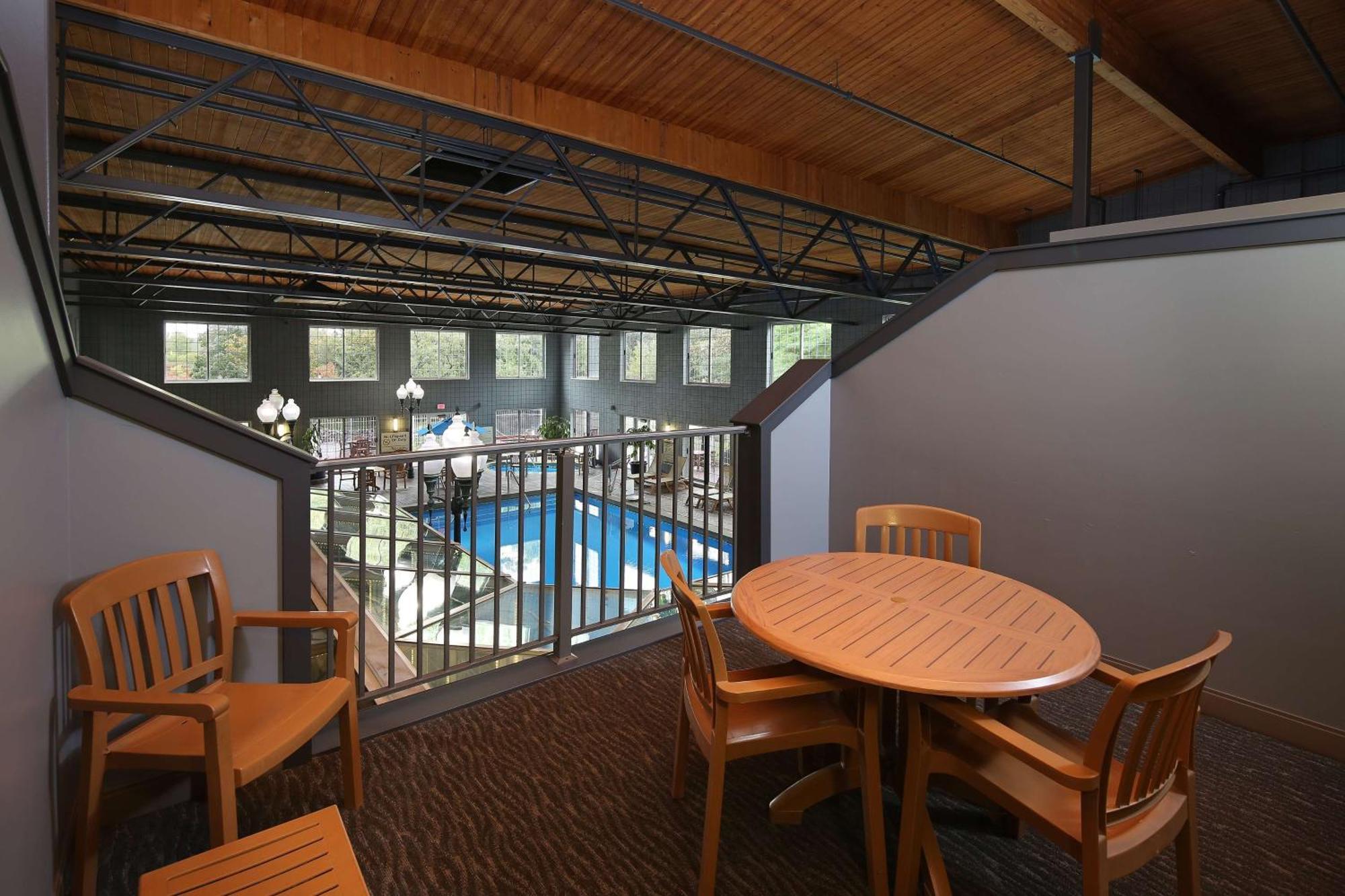 Hampton Inn Холланд Экстерьер фото