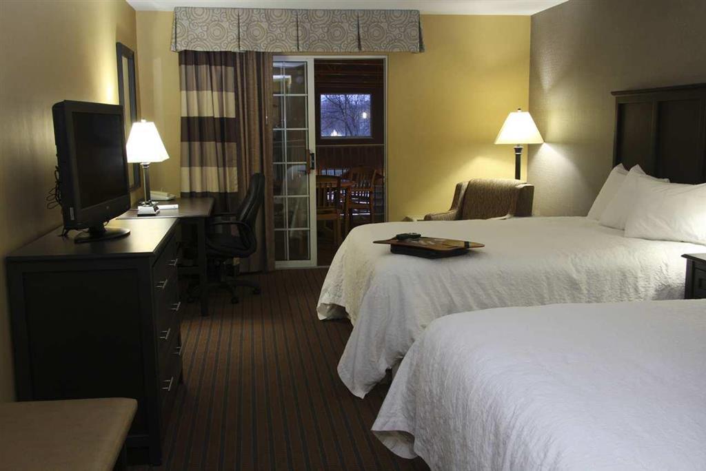 Hampton Inn Холланд Номер фото